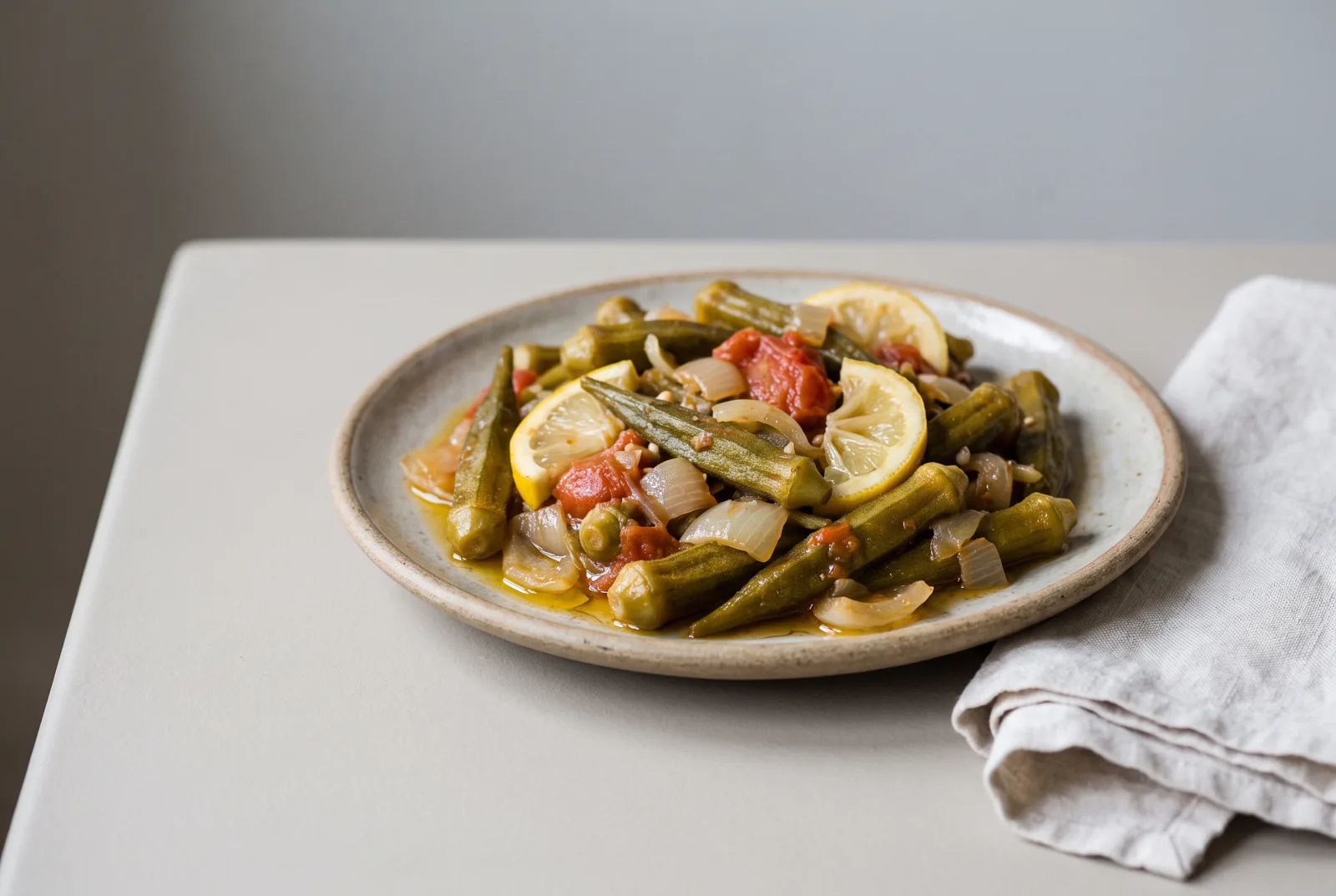 Bamya Mezesi — Cold Okra Appetizer with Olive Oil and Tomato