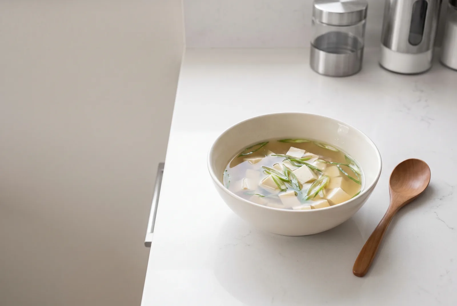 Clear Dashi Soup (Sumashi Jiru) | Quick Kombu and Bonito Broth