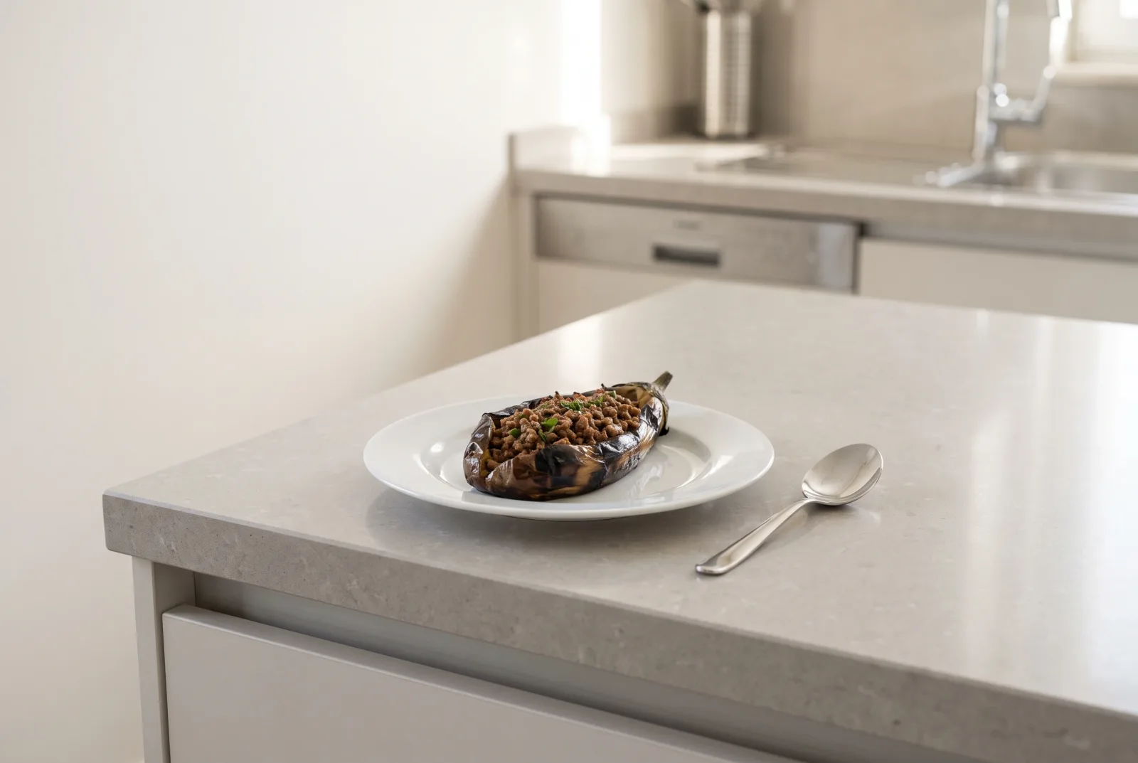 Köz Patlıcan Dolması — Barbecued eggplants stuffed with ground meat